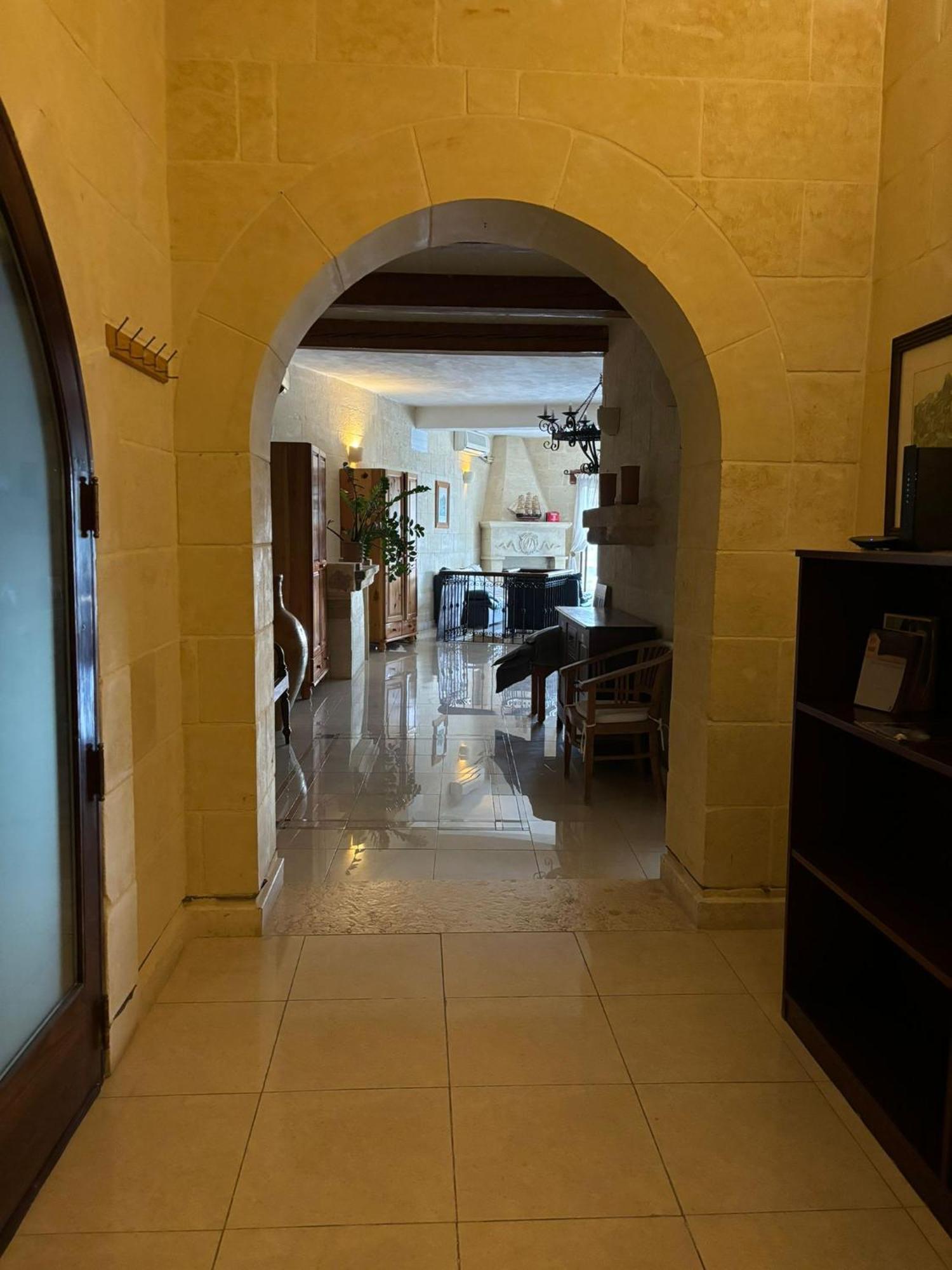 Gozo Island Escape Sleeps 4 With Private Bathroom Ghajn il-Kbira  Εξωτερικό φωτογραφία