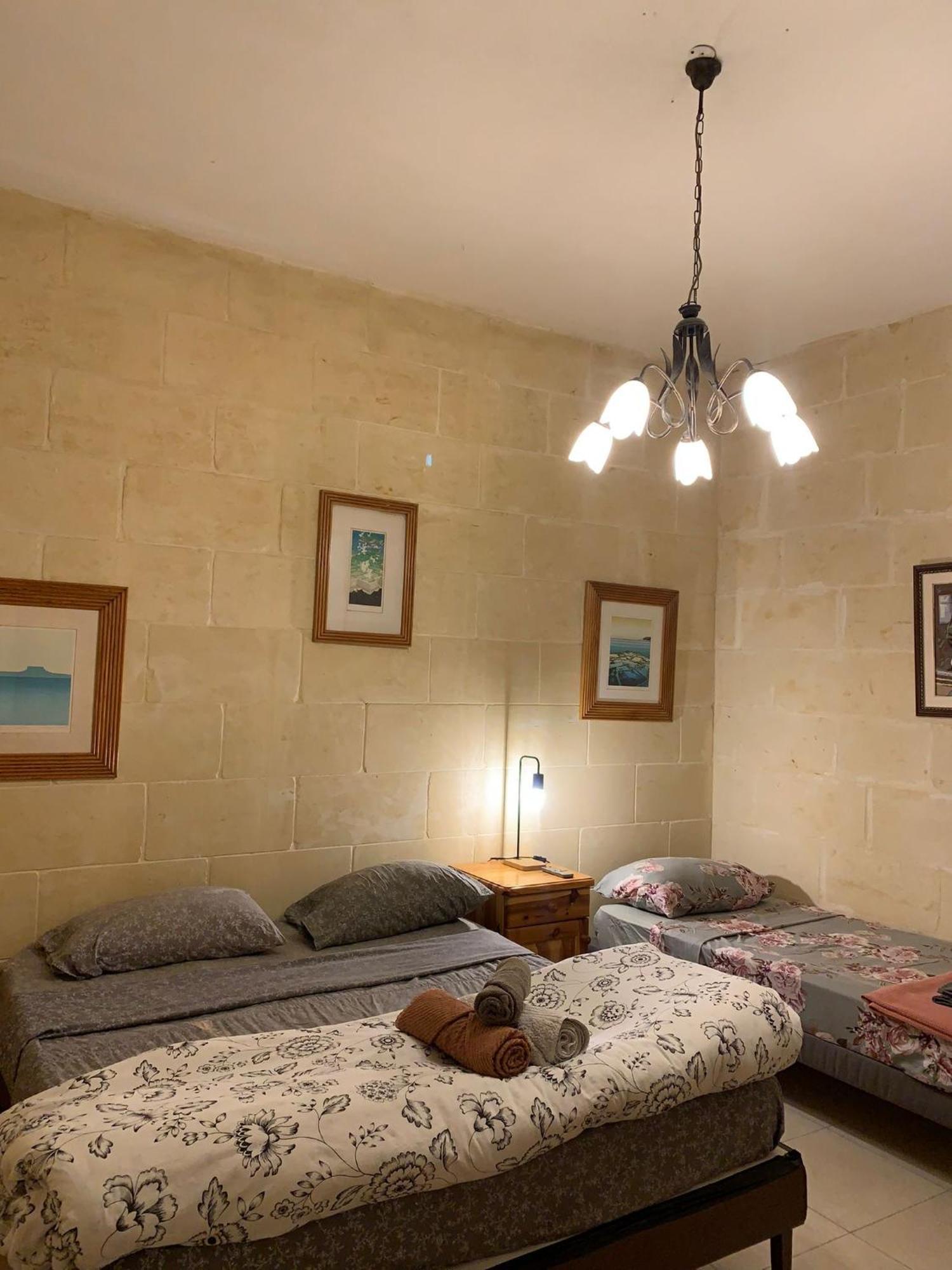 Gozo Island Escape Sleeps 4 With Private Bathroom Ghajn il-Kbira  Εξωτερικό φωτογραφία