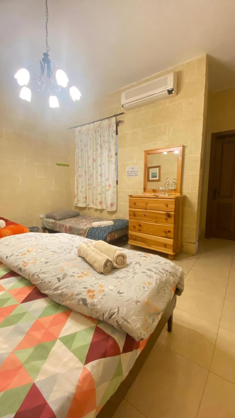 Gozo Island Escape Sleeps 4 With Private Bathroom Ghajn il-Kbira  Εξωτερικό φωτογραφία